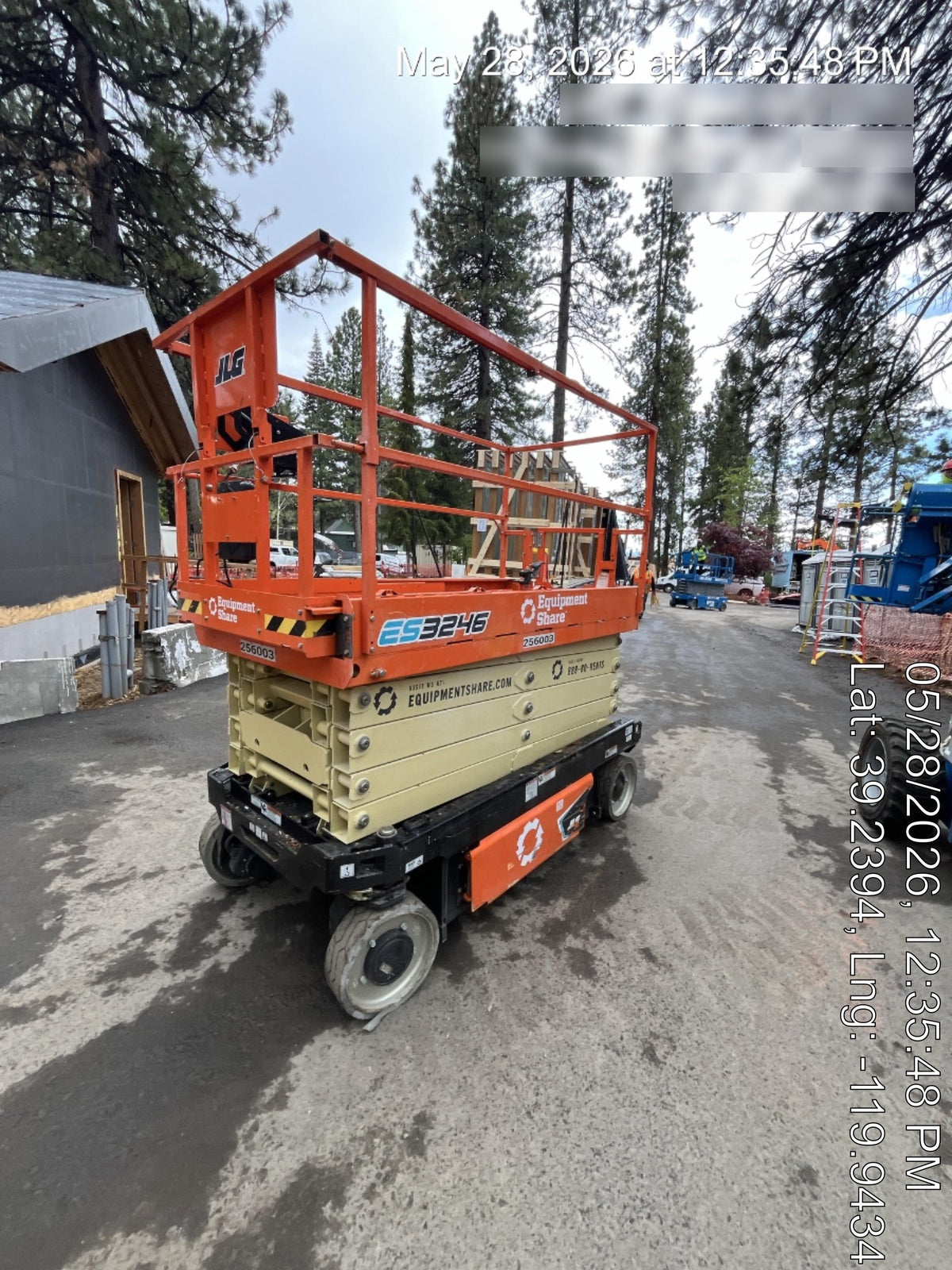 2022 JLG ES3246