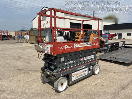 2018 Skyjack SJIII-3226 Skyjack SJIII3226 Scissor Lift w/Trojan Batteries
