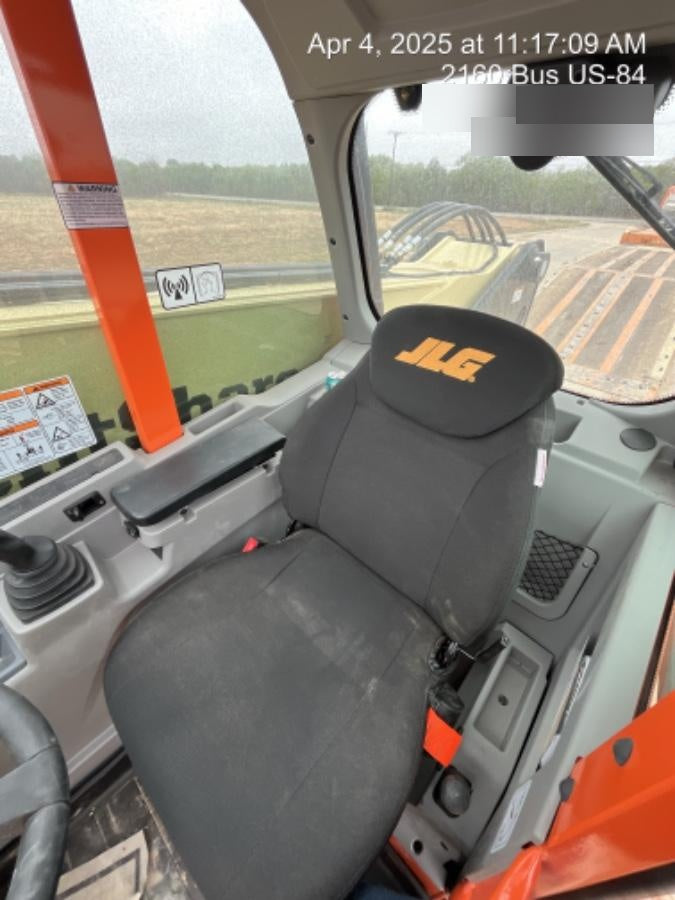 2025 JLG 1732