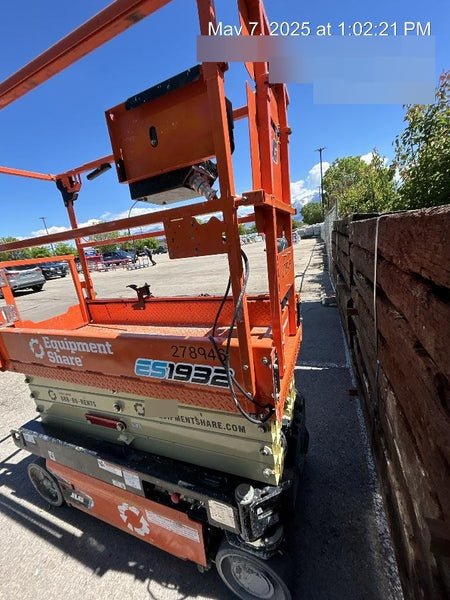 2022 JLG ES1932