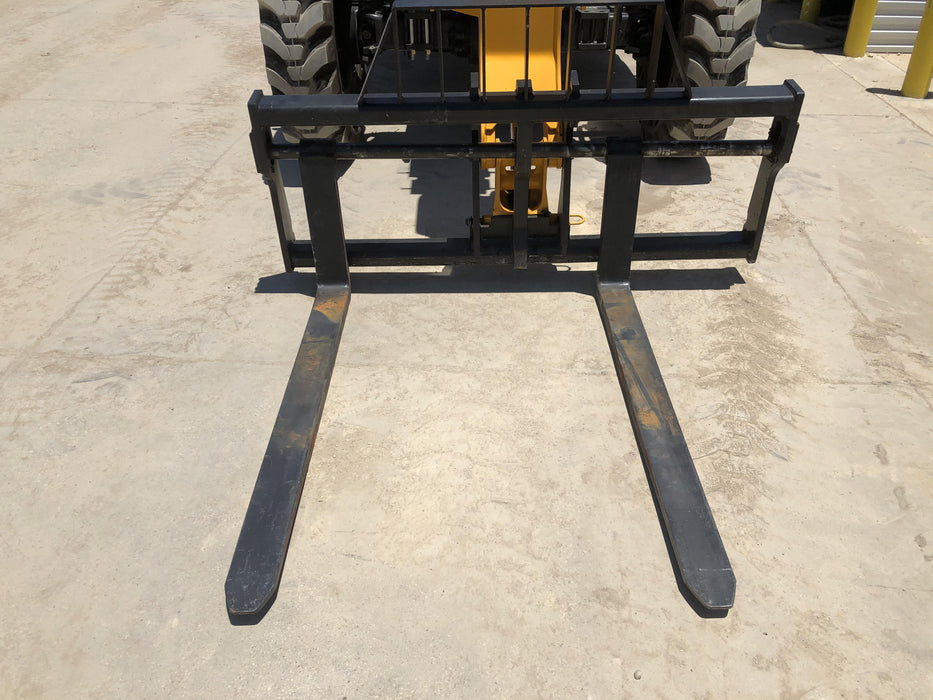 2020 JCB 509-42 Canopy, Solid Tires, Work Lights, Beacon, Aux Hydraulics, Back up Alarm, Lifting Eye, ES Decals