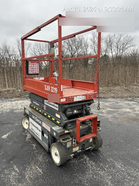 2019 Skyjack SJIII-3219 Solid NM Tires, Half height spring hinged entry gate, Dual Beacons, 800W Inverter