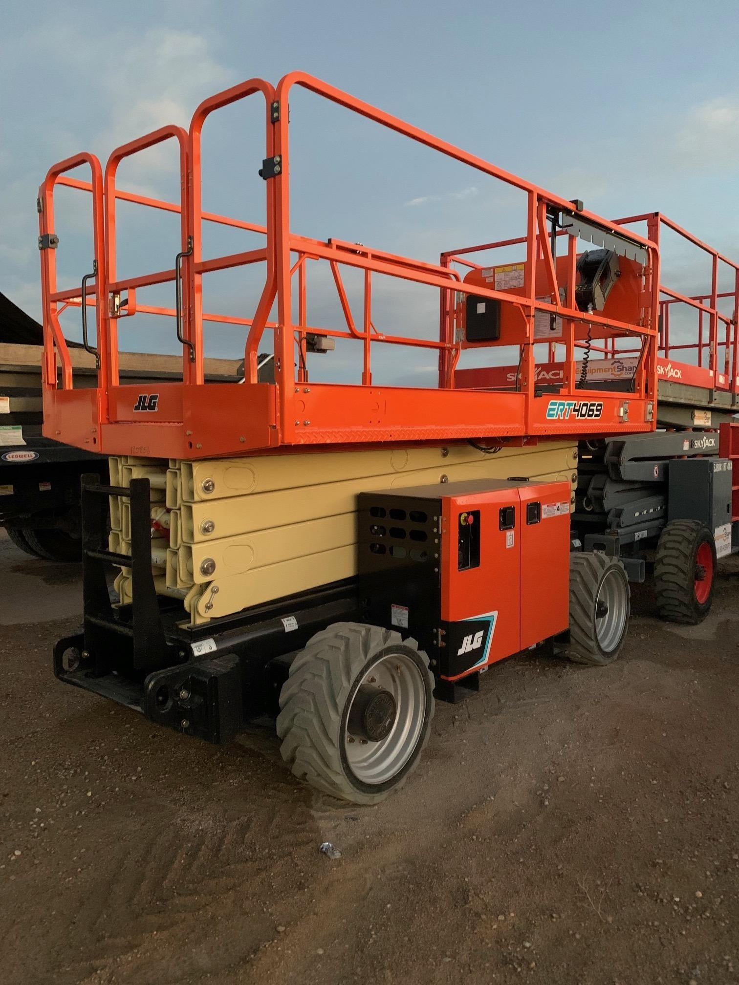 2021 JLG ERT4069
