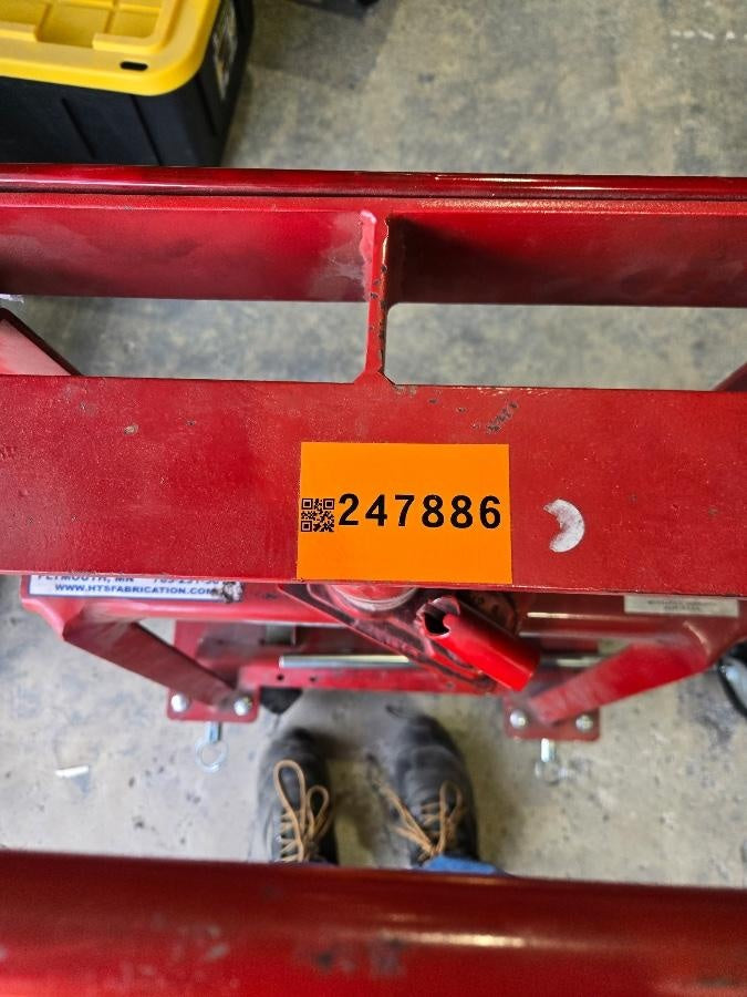 2022 ROL-A-LIFT M-6