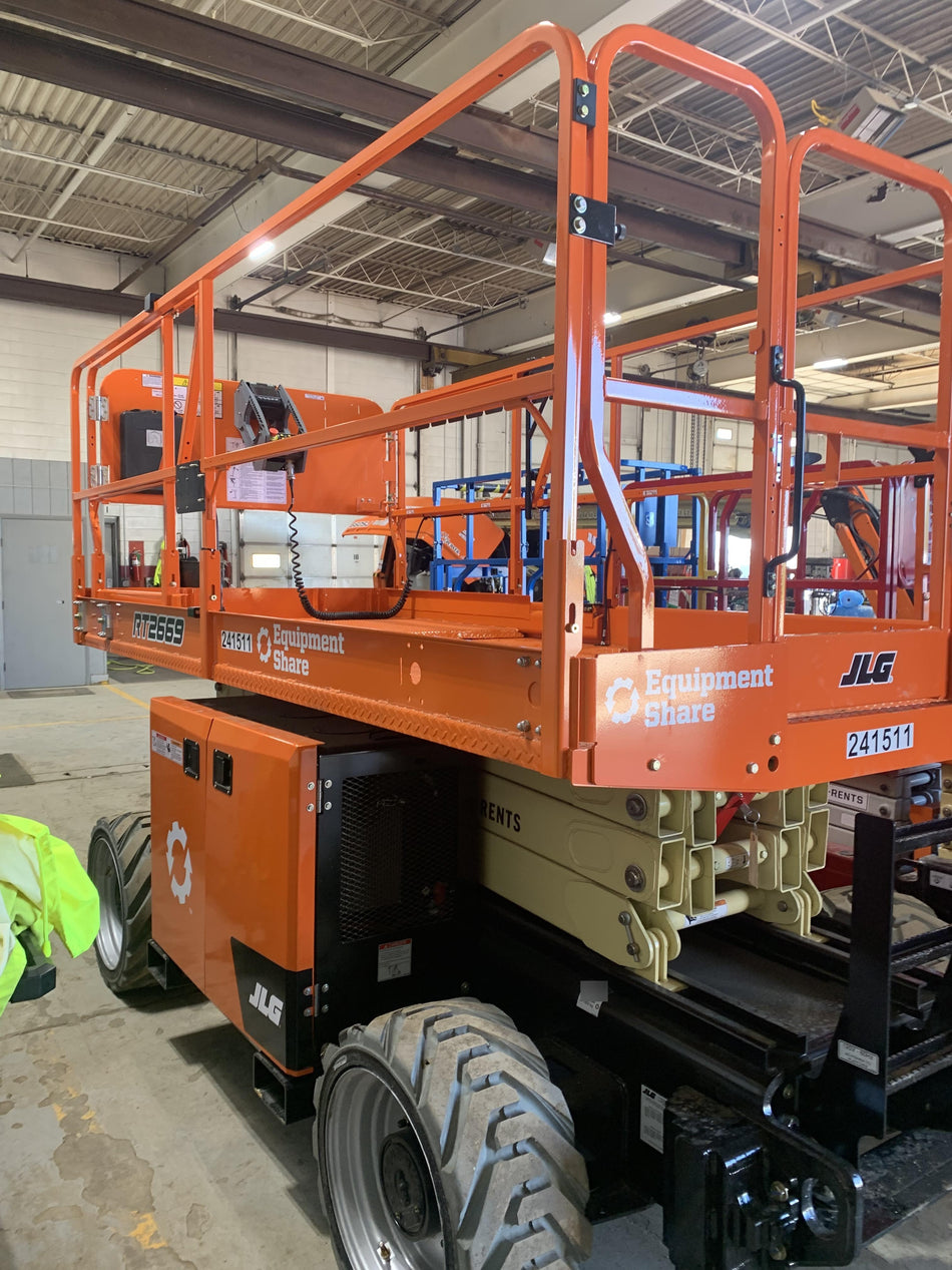 2022 JLG RT2669