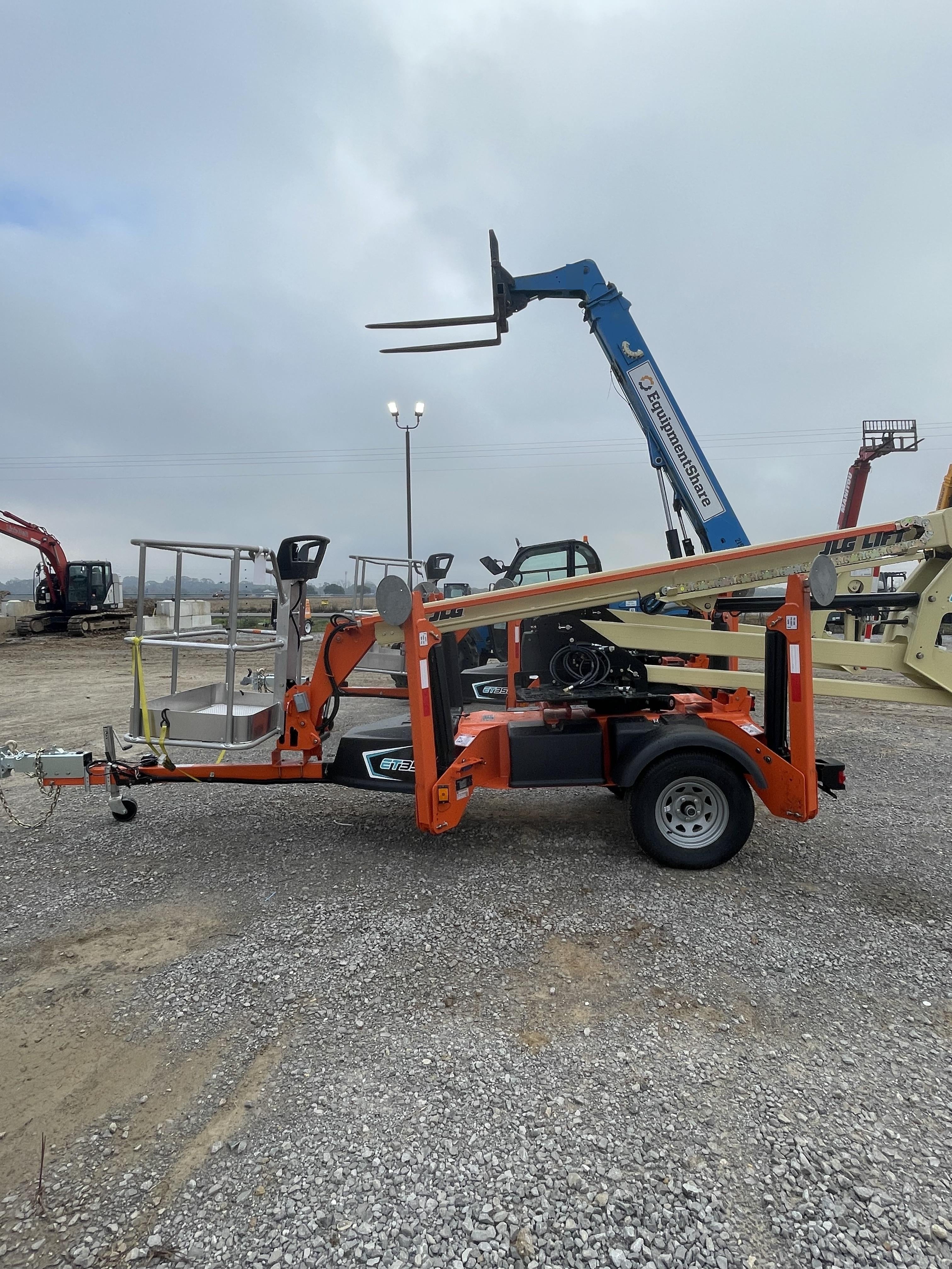 2025 JLG ET350