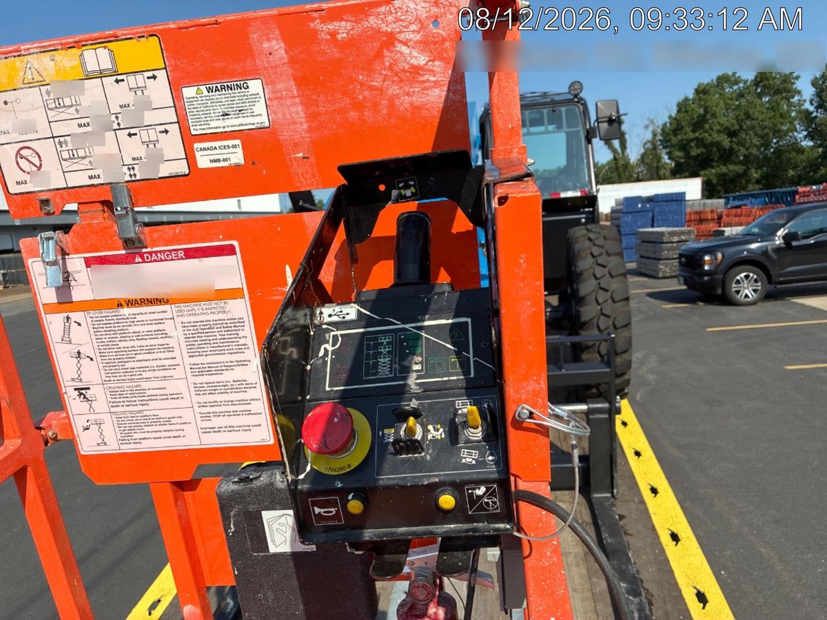 2024 JLG ES1932