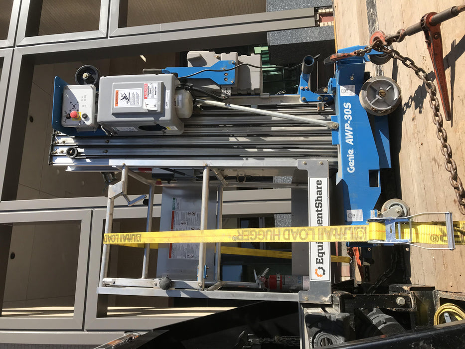 2019 GENIE AWP-30S