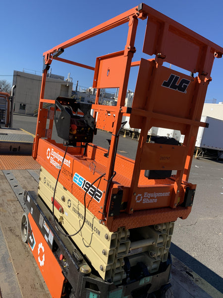 2022 JLG ES1932