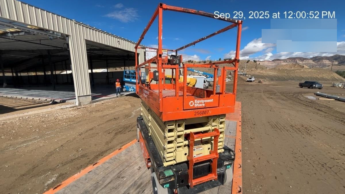 2022 JLG R3246