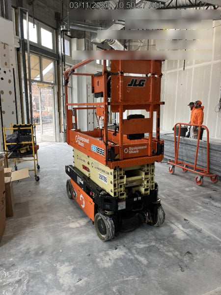 2022 JLG ES1932
