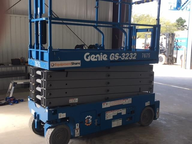 2017 Genie GS-3232 Genie GS3232 Lift w/Folding Rails and Swing Gate