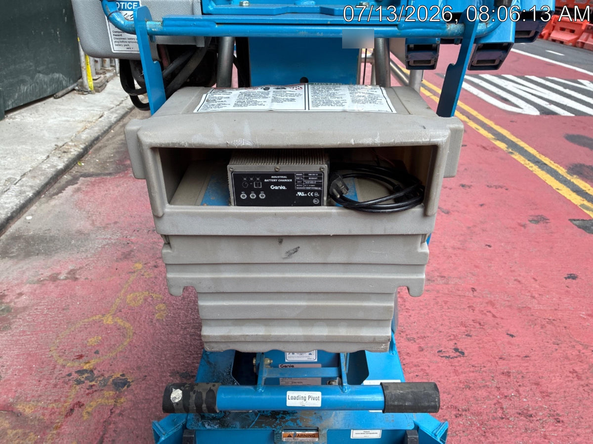 2019 GENIE AWP-30S