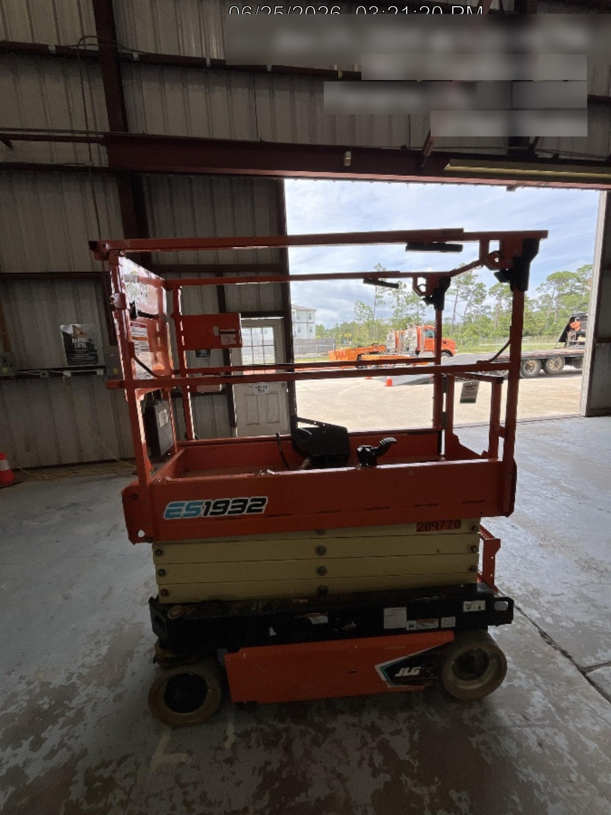 2022 JLG ES1932