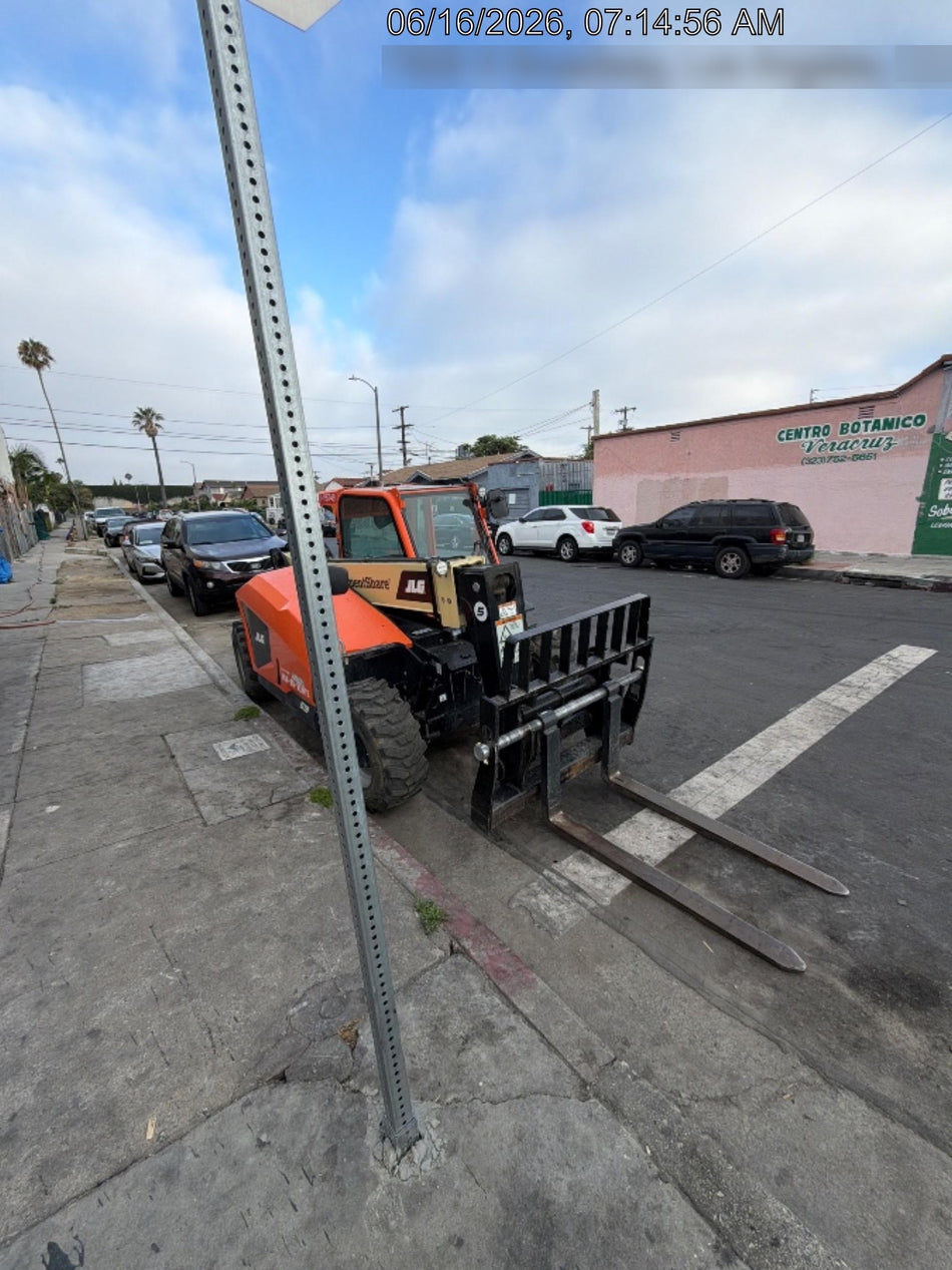 2025 JLG 519
