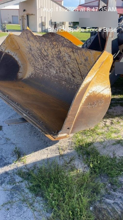 2019 John Deere 624L 4yd Wheel Loader, Cab/Heat/Air, 3 Function Hydraulics, JRB Hydraulic QC, QC 4yd bucket w/smooth cutting edge, QC Carriage, 72" Fork Tines, 5yr/5,000hr Powertrain and Hydraulics extended warranty