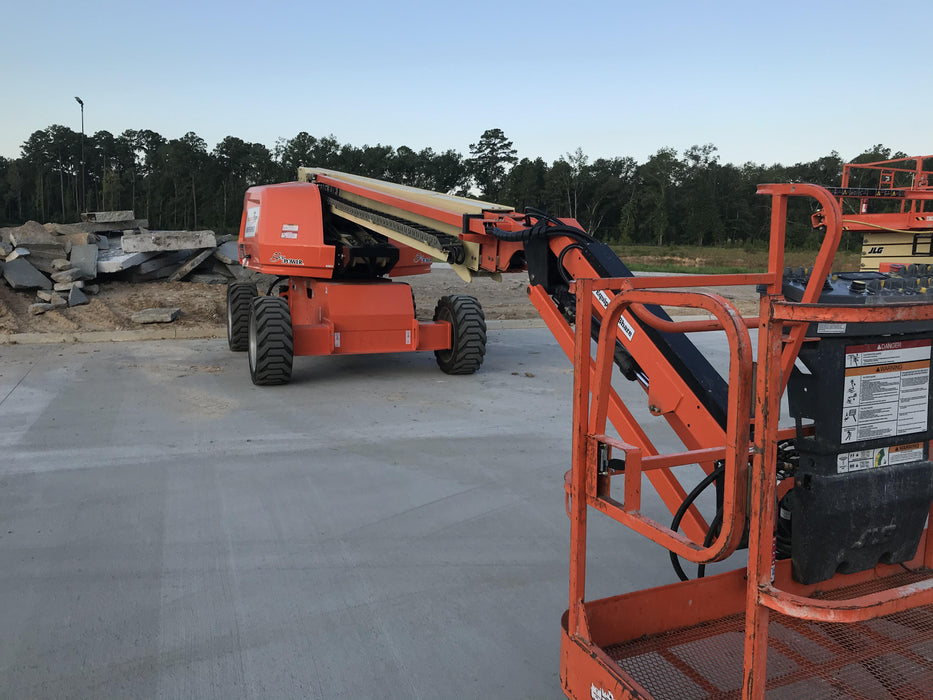 2019 JLG 660SJ