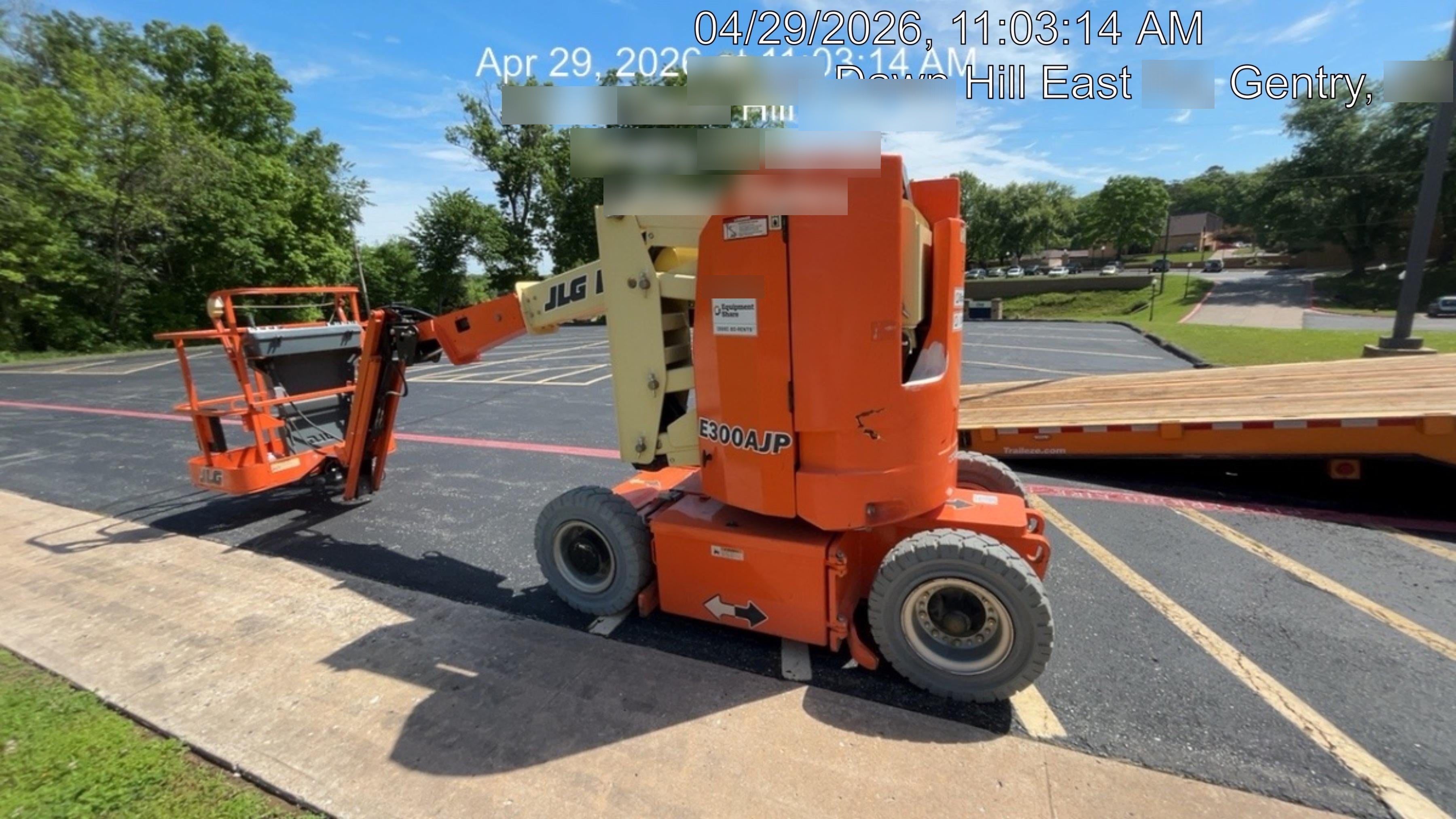 2019 JLG E300AJP