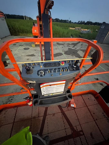 2022 JLG 860SJ