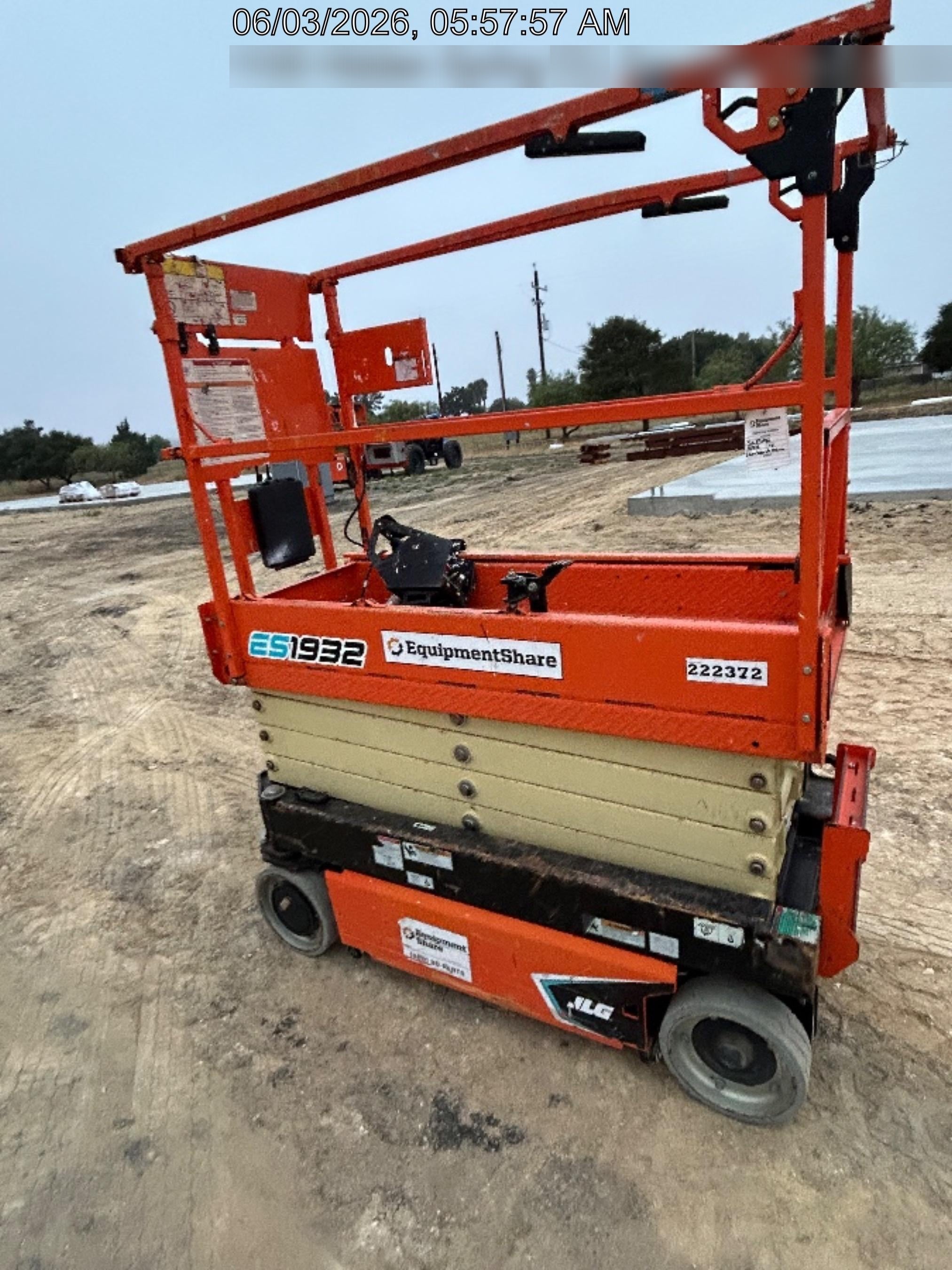 2022 JLG ES1932