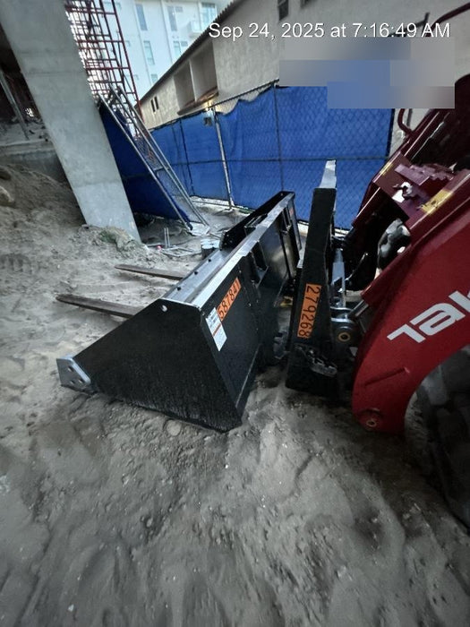 2025 TAKEUCHI 80" Smooth Bucket - Takeuchi