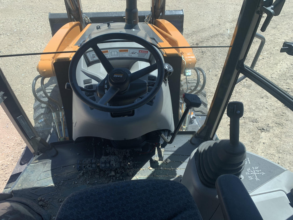 2020 CASE 580N EP - Extendable Backhoe