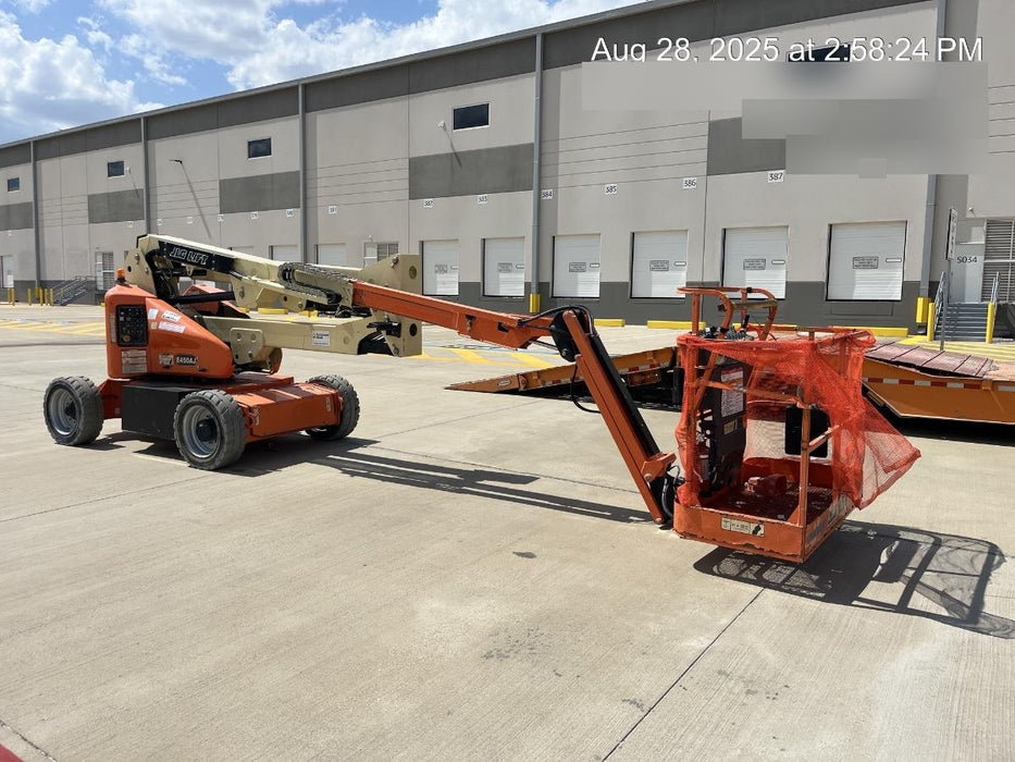 2019 JLG E450AJ
