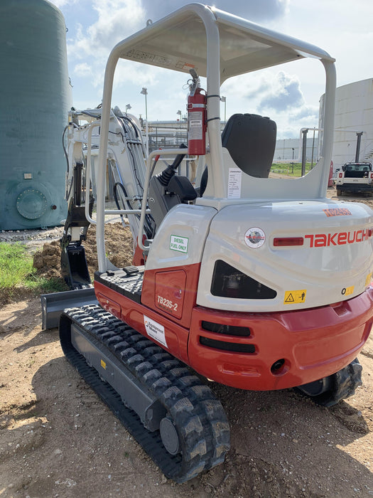 2021 TAKEUCHI TB235-2R