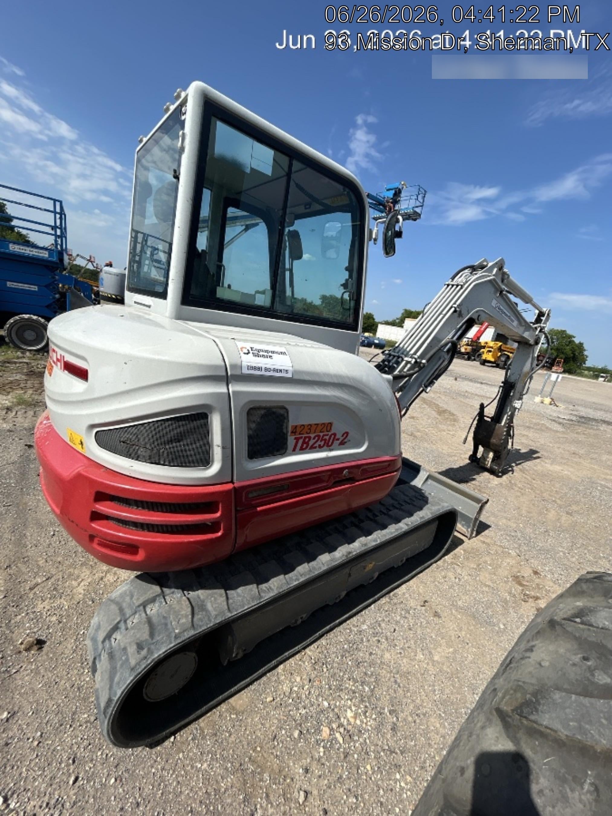 2024 TAKEUCHI TB250-2CR
