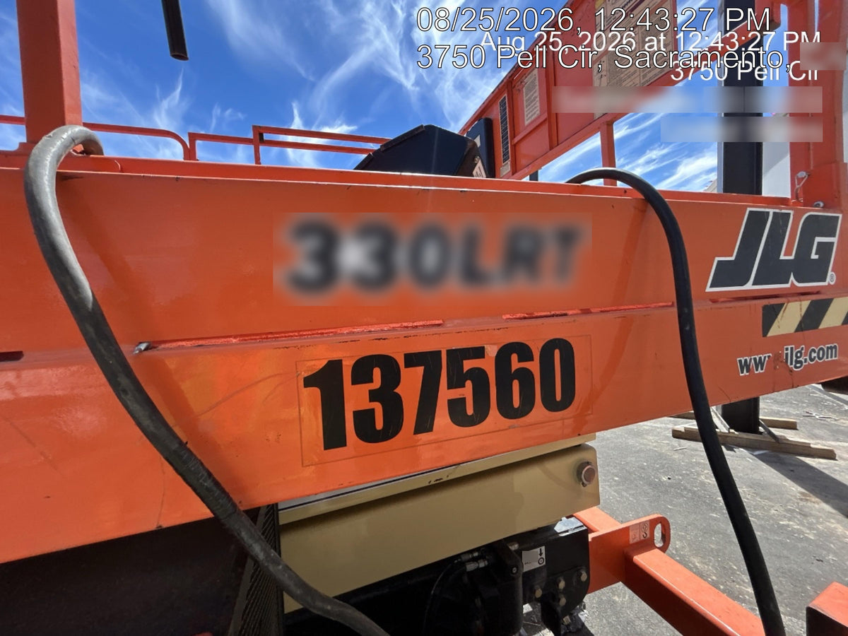 2021 JLG 330LRT
