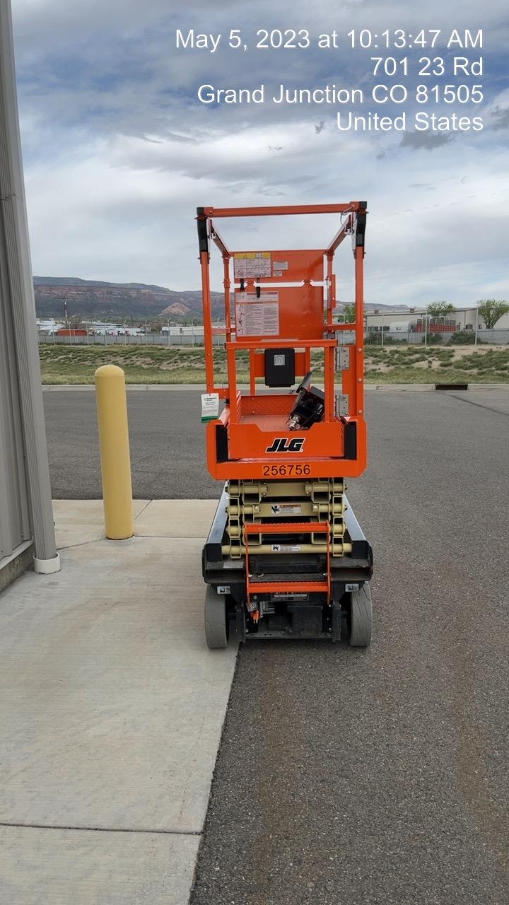 2022 JLG ES1932