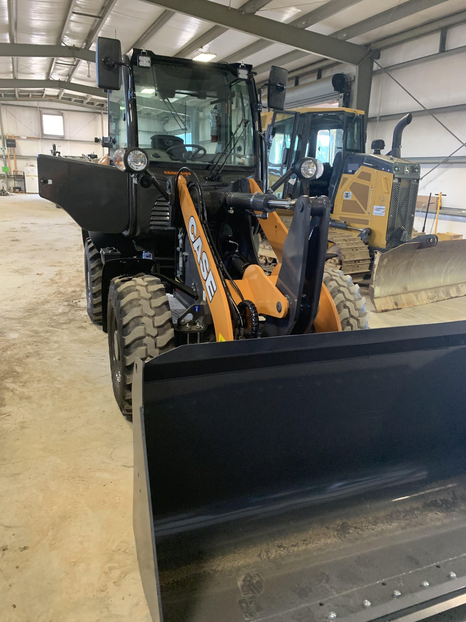 2022 Case 221F Cab/Heat/Air, CWK, Hydraulic Coupler, LED Worklights