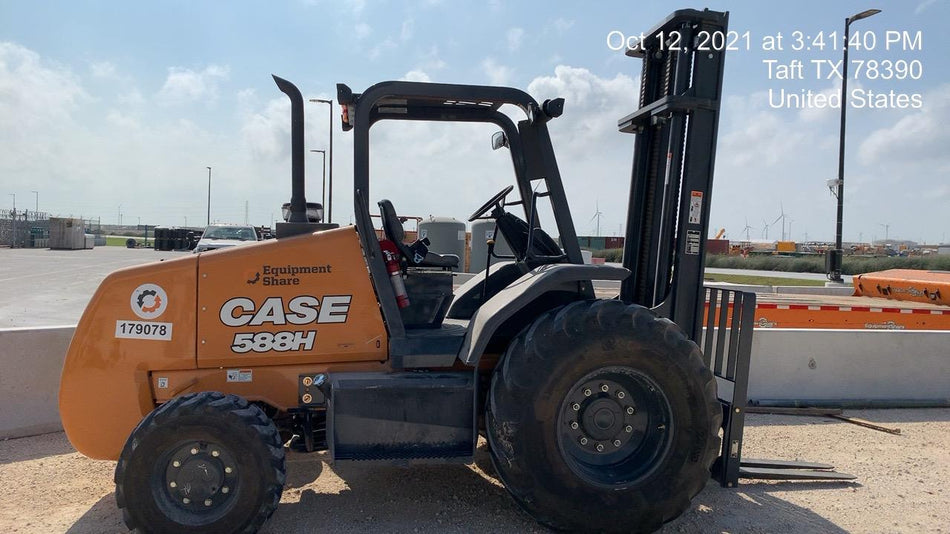 2021 CASE 588H