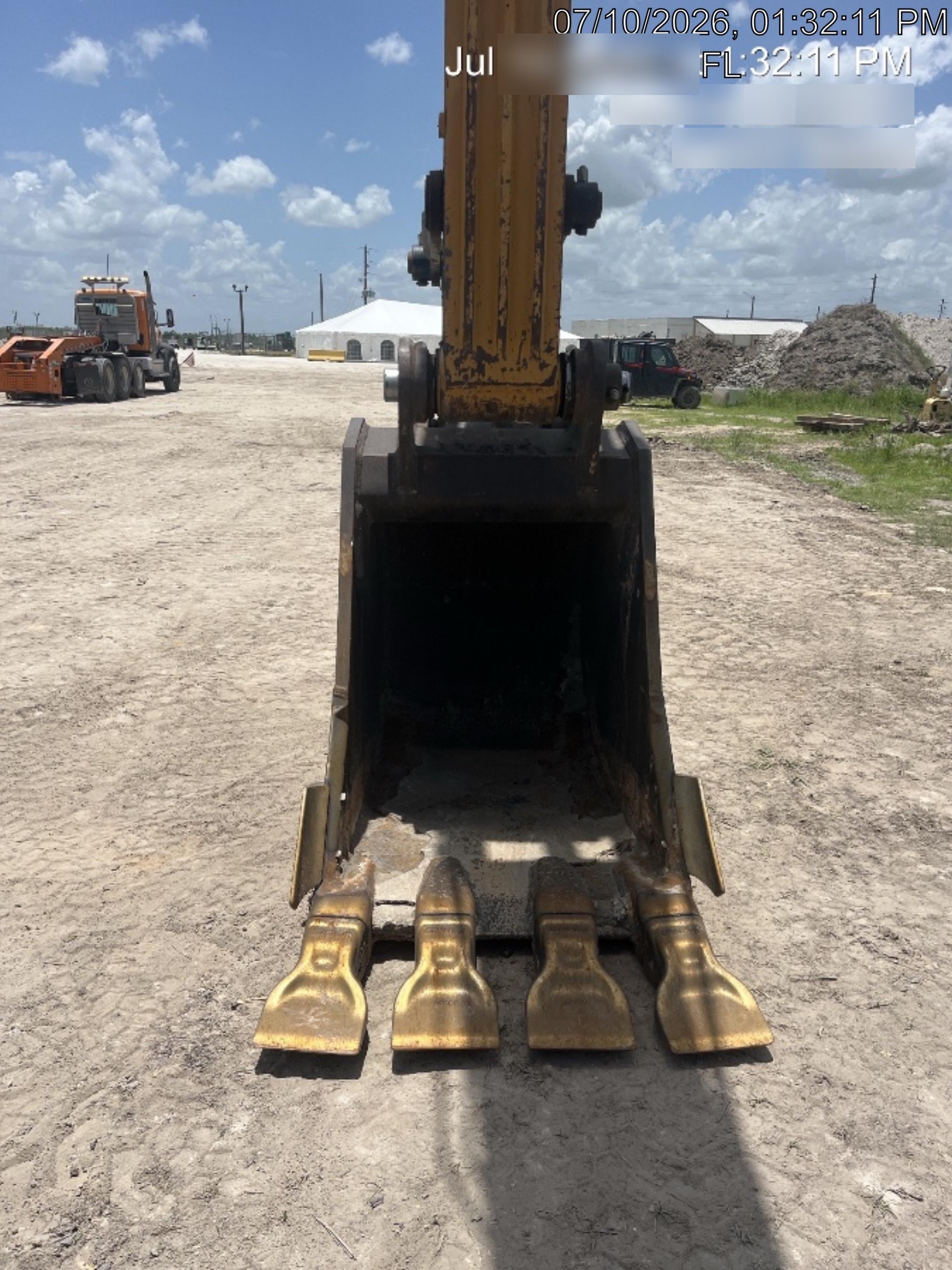 2017 CASE 36" Bucket - Case