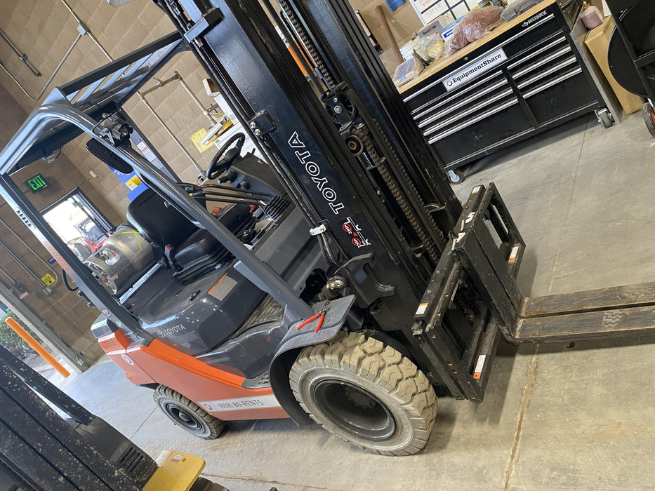 2022 TOYOTA 8FGU25 LP w/ Scale