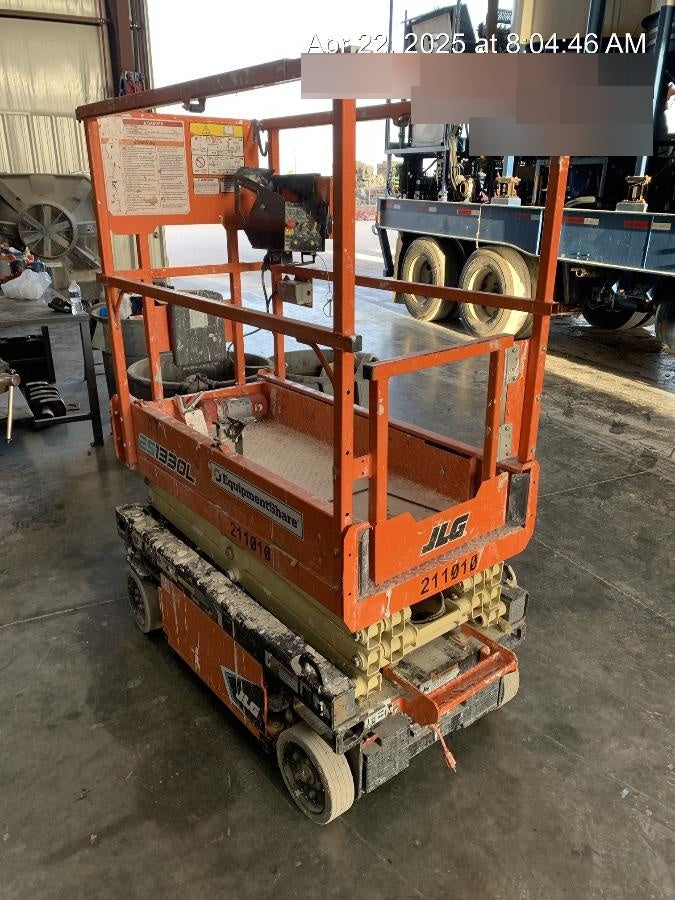 2022 JLG ES1330L
