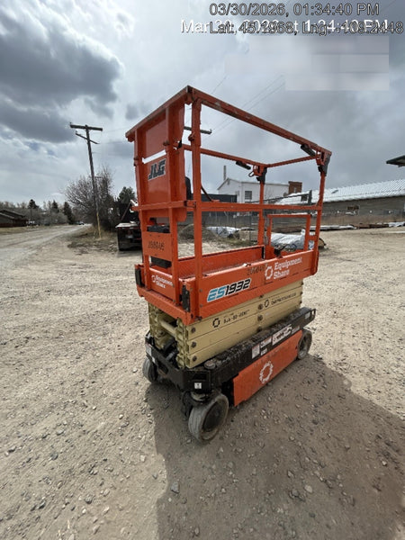 2022 JLG ES1932