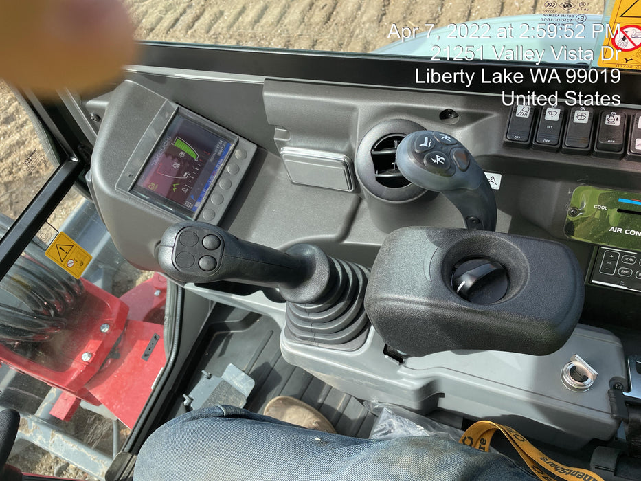 2022 TAKEUCHI TB235-2CR