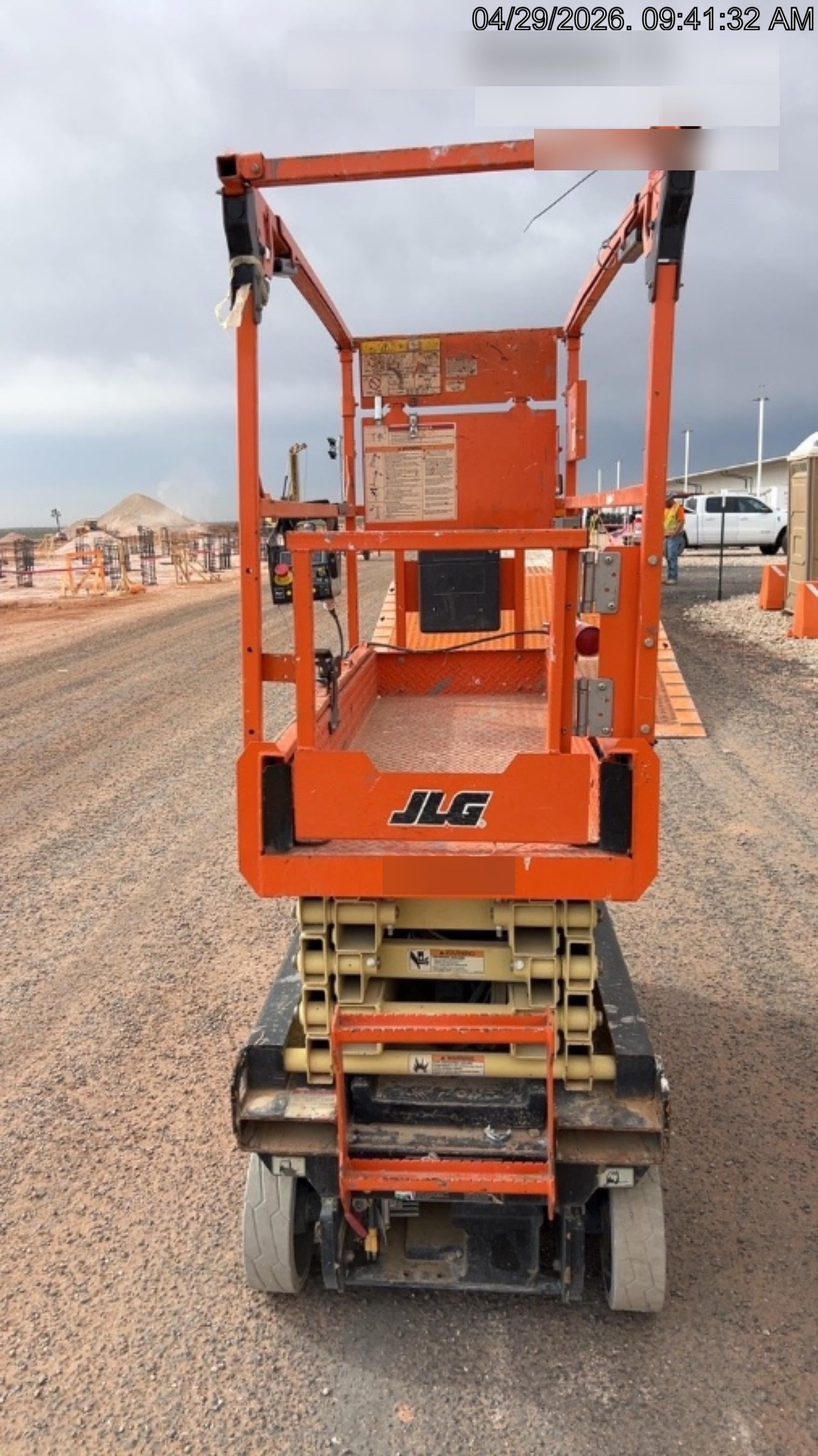 2022 JLG ES1932