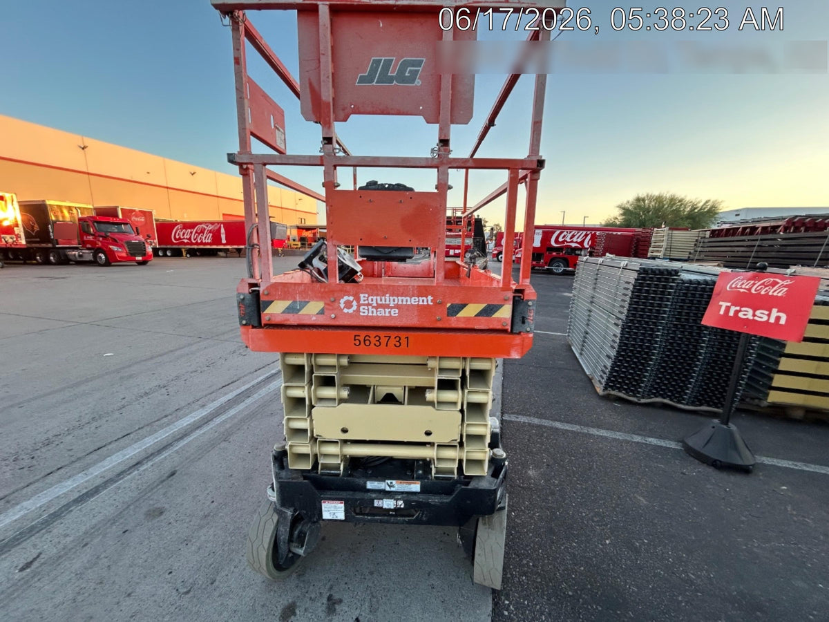 2025 JLG ES3246