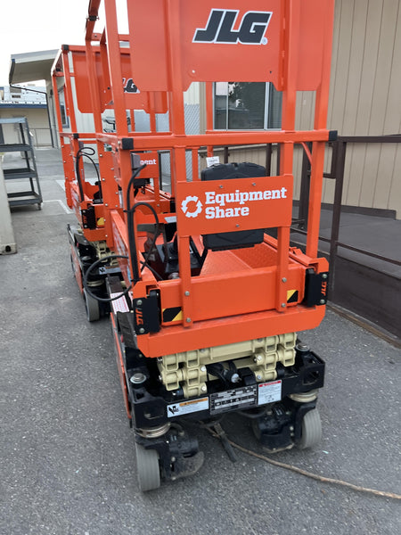 2022 JLG ES1330L