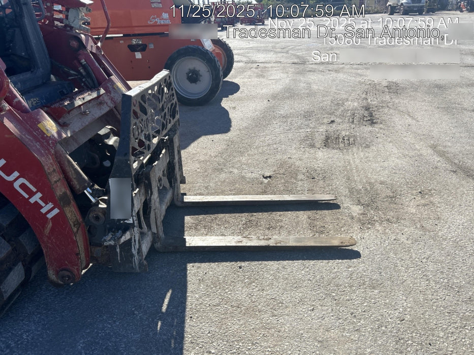 2020 EMKAY 48" Pallet Forks - Emkay