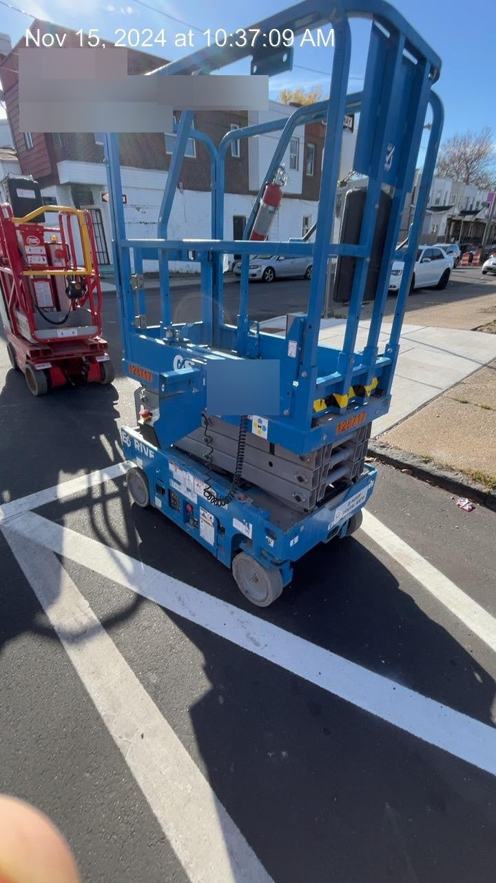 2021 GENIE GS-1330m