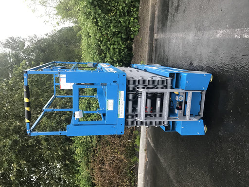 2019 Genie GS-3232 Folding rails with half height swing gate, 800 Amp Inverter