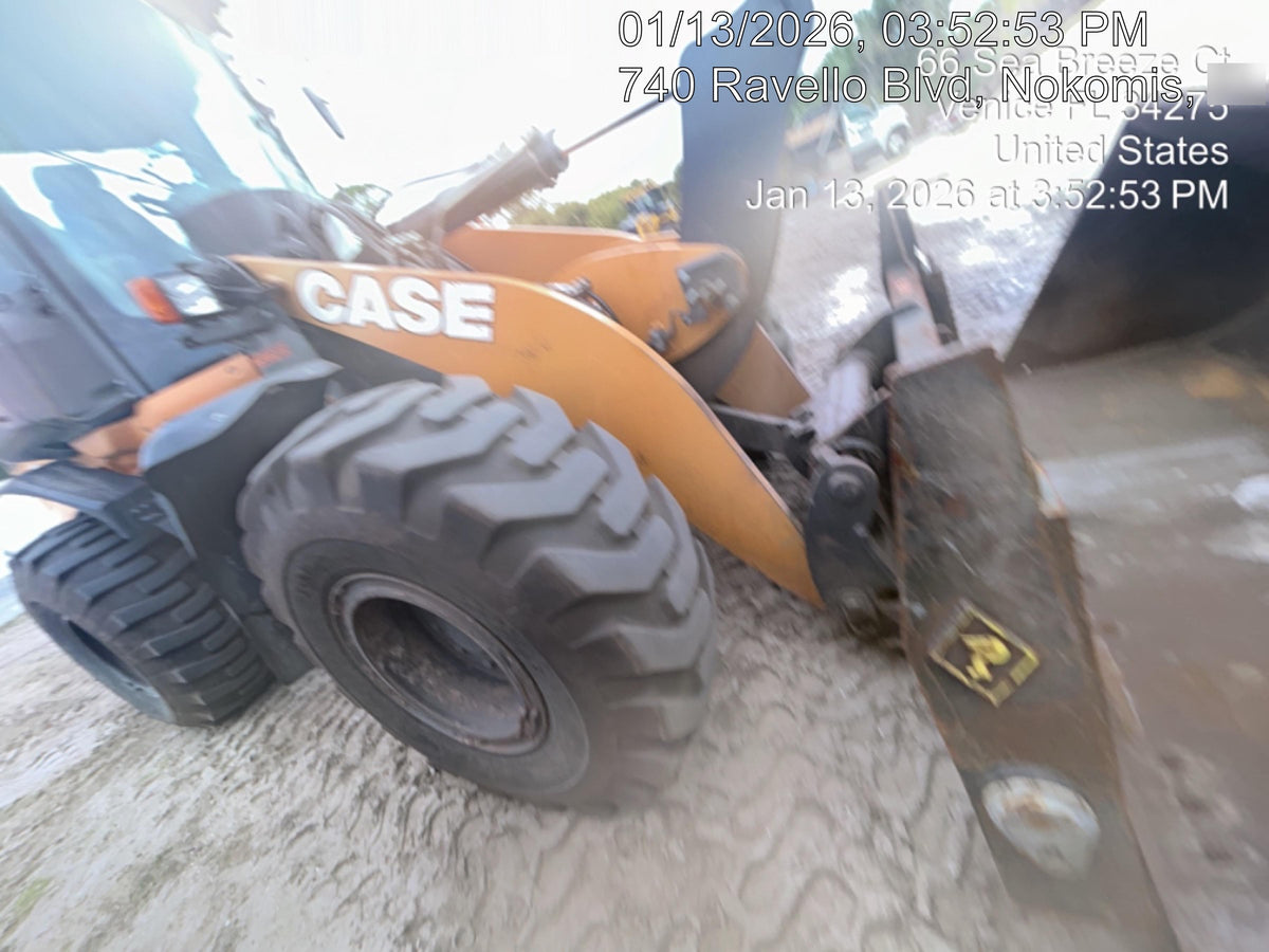 2023 CASE 621G