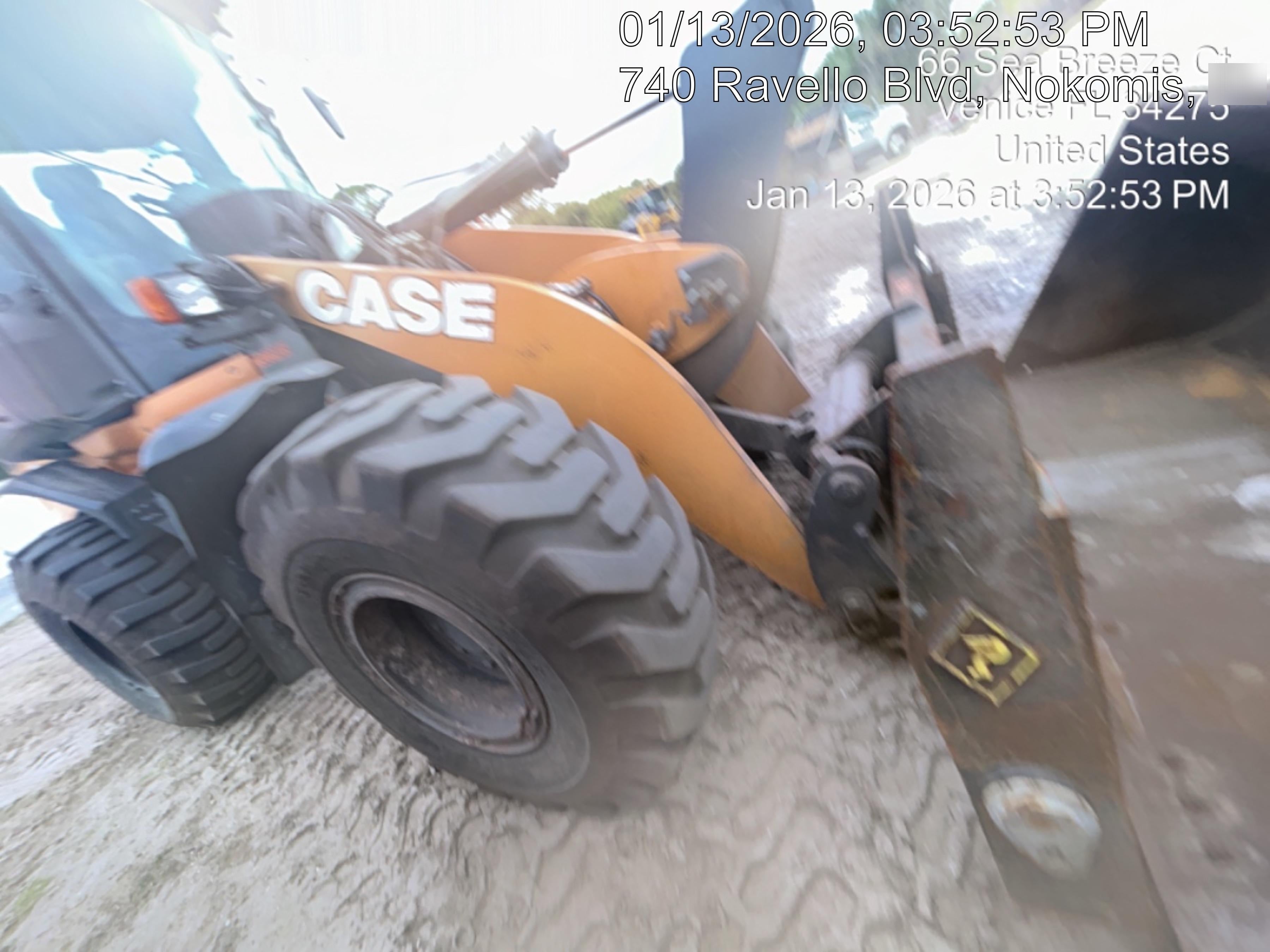 2023 CASE 621G