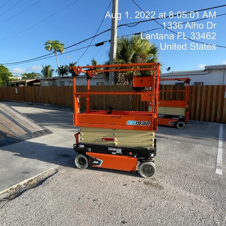 2022 JLG ES1932