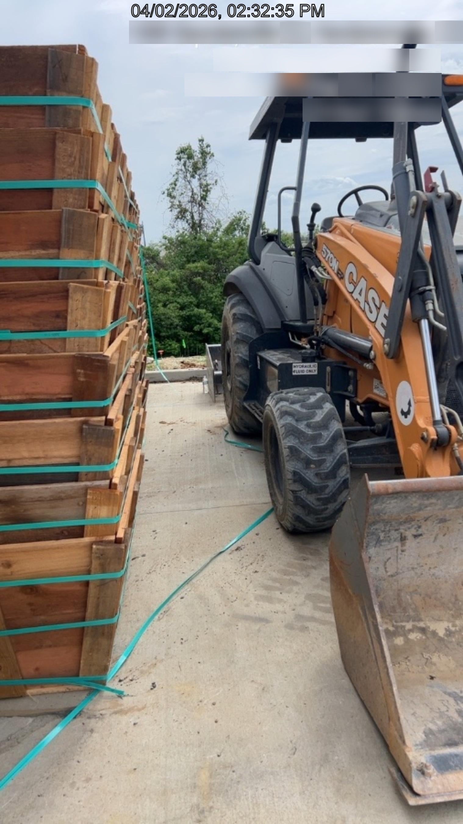 2019 Case 570N EP Canopy, 4WD, GP Front Bucket, Dual Tilt Cylinder, 84" Box Blade w/ Scarifier, Wheel Weights, Beacon