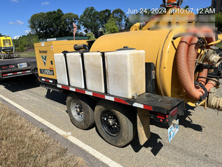 2021 Vac-Tron LP573XDT T4 Koehler Diesel Engine, 500 Gallon Debris Tank, x2 100 Gallon Water Tanks
