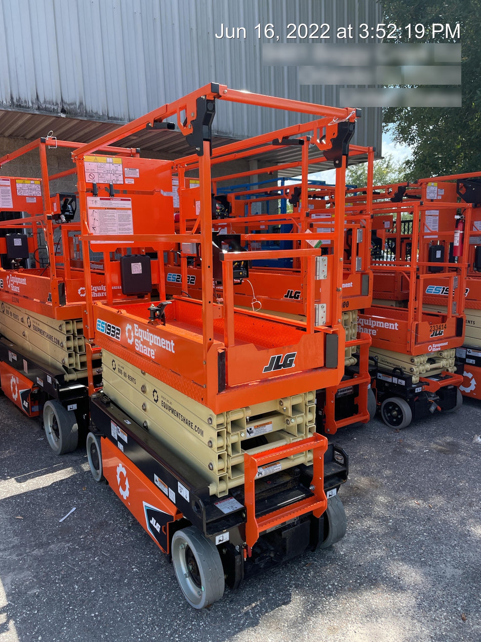 2022 JLG ES1932